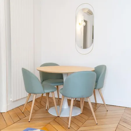 Apartment Le Marceau - Passy Tour Eiffel A Pied- 4 Personnes - Logement Entierement Climatise *